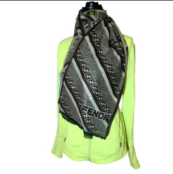 🧧Fantastic Fendi Zucca Cashmere Scarf❄️GIFT - Picture 5 of 7